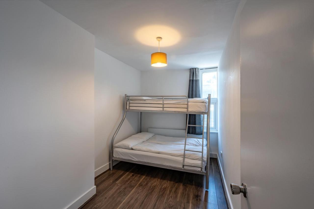 Mile End Beds Hostel London Bagian luar foto