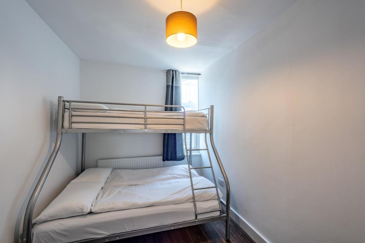 Mile End Beds Hostel London Bagian luar foto